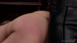 Captura de 'Ashley Adams' Slave Desires: Training Ashley Day One' nº 93