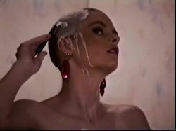 Captura de 'Stevi Shaves Her Head' nº 79