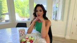 Captura de 'Day With Scarlett Alexis and MILF Nextdoor Lexi Luna, A' nº 61