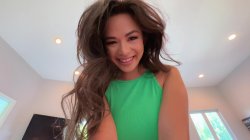 Captura de 'Day With Scarlett Alexis and MILF Nextdoor Lexi Luna, A' nº 7
