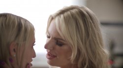 Captura de 'My New Family' nº 33