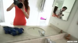 Captura de 'Stretching My Girlfriend's Pussy 5' nº 1