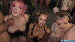 Captura de 'Bristol Halloween Bukkake Part 2' nº 28