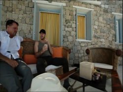 Captura de 'Ass Trapped Undercover' nº 34