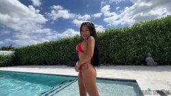 Captura de 'My Hot Asian Neighbor Looking For Outdoor Creampie Sex' nº 4