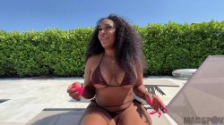 'Big Booty Charlotte Comes Over for a Splash of Fun' screenshot nº 8