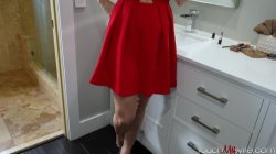 Captura de 'Wifey Gives Our Real Estate Agent a Bonus' nº 10