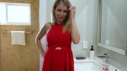Captura de 'Wifey Gives Our Real Estate Agent a Bonus' nº 8