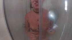 'Behind the Scenes in the Shower with Venom Evil: Wet, Fun, and Fucking Hot' screenshot nº 2
