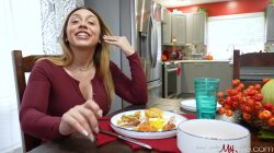 Captura de 'Wife's BBC Thanksgiving Surprise Stuffin'' nº 8