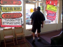 'Puritan Video Magazine 39: Public Display' screenshot nº 5
