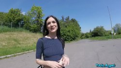Captura de 'Public Agent Presents - Amazing Ass Rides Big Cock In Public' nº 20