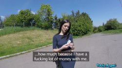 Captura de 'Public Agent Presents - Amazing Ass Rides Big Cock In Public' nº 23