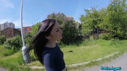 Captura de 'Public Agent Presents - Amazing Ass Rides Big Cock In Public' nº 42