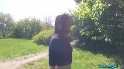 Captura de 'Public Agent Presents - Amazing Ass Rides Big Cock In Public' nº 43