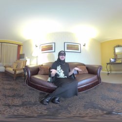 'Arabic Slut GANGBANG Warm Up on the Couch' screenshot nº 1