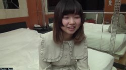 Captura de 'An Innocent, Extremely Beautiful Girl With Little Experience' nº 6