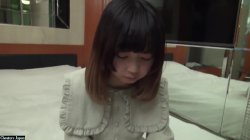 Captura de 'An Innocent, Extremely Beautiful Girl With Little Experience' nº 12