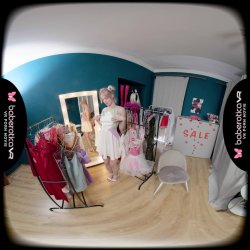 'Elloize Arti Masturbates In Our Dressing Room' screenshot nº 12