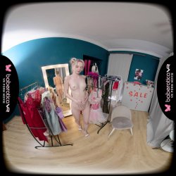 'Elloize Arti Masturbates In Our Dressing Room' screenshot nº 31