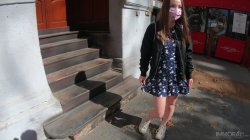 Captura de 'Petite Russian Does Not Want to be a Tourist, She Wants to Try a Threesome!' nº 11