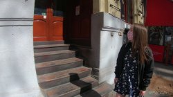 Captura de 'Petite Russian Does Not Want to be a Tourist, She Wants to Try a Threesome!' nº 14