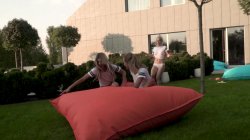 'Young Lesbians Try Anal' screenshot nº 3