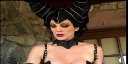 Captura de 'Julie Strain's Dark Haven 1' nº 17
