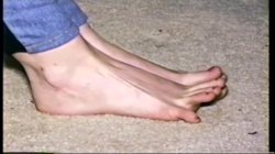 Captura de 'Close-Up Tongues & Tootsies' nº 12