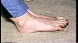 Captura de 'Close-Up Tongues & Tootsies' nº 20
