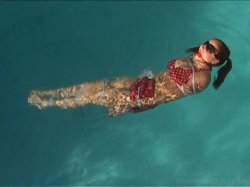 Captura de 'Babes In Bondage 4' nº 78