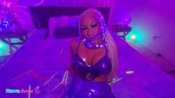 'Bimbo Pamela Sanderson Crashes DJ Brian's Neon Bedroom!' screenshot nº 8