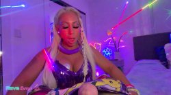 'Bimbo Pamela Sanderson Crashes DJ Brian's Neon Bedroom!' screenshot nº 20