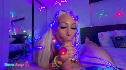 'Bimbo Pamela Sanderson Crashes DJ Brian's Neon Bedroom!' screenshot nº 34