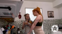 Captura de 'Lauren Phillips And Ray Ray Having An Honest Talk That Turns Into Hot Lesbian Sex' nº 24