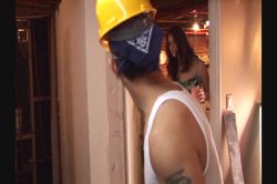 Captura de 'On Your Knees Bitch 2' nº 6