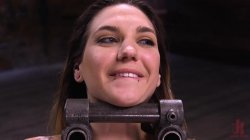 Captura de 'Device Bondage - She Smiles When The Pain Comes' nº 54