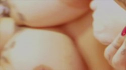 Captura de 'Lesbian Curves 4' nº 59