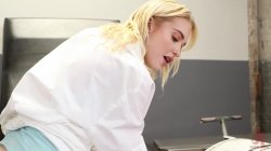 Captura de 'Everything Butt - Anal Asylum: Chloe Cherry And Lexi Lore' nº 16
