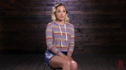 'Fucking Machines - Lily LaBeau Is Power Fucked With The Machines' screenshot nº 10