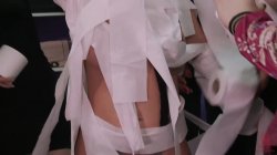 Captura de 'Public Disgrace - Tight And Curvaceous Betty Foxxx Fucked In Public By New Young Domme!' nº 136