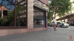 Captura de 'Public Disgrace - Tight And Curvaceous Betty Foxxx Fucked In Public By New Young Domme!' nº 18