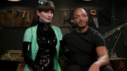 Captura de 'TS Seduction - Latex Predator: Natalie Mars Captures And Fucks Dillon Diaz' nº 9