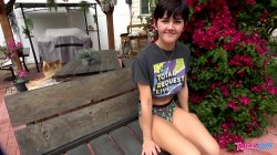 Captura de 'Daisy's Outdoor Blowjob' nº 29