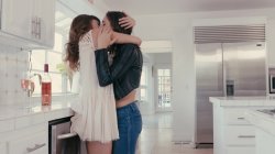 'Holding Out & Giving In Vol. 1' screenshot nº 7