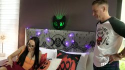 Captura de 'Gabby Ortega in Free Use Family Halloween Vol. 1' nº 14