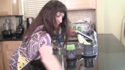 'ATK Aunt Judy's Moms Next Door: Over 50' screenshot nº 77