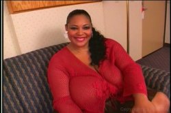 'Busty Black Cum Queens' screenshot nº 3