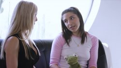'Lesbian Babysitters 15' screenshot nº 3