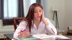 Captura de 'School Sluts' nº 31